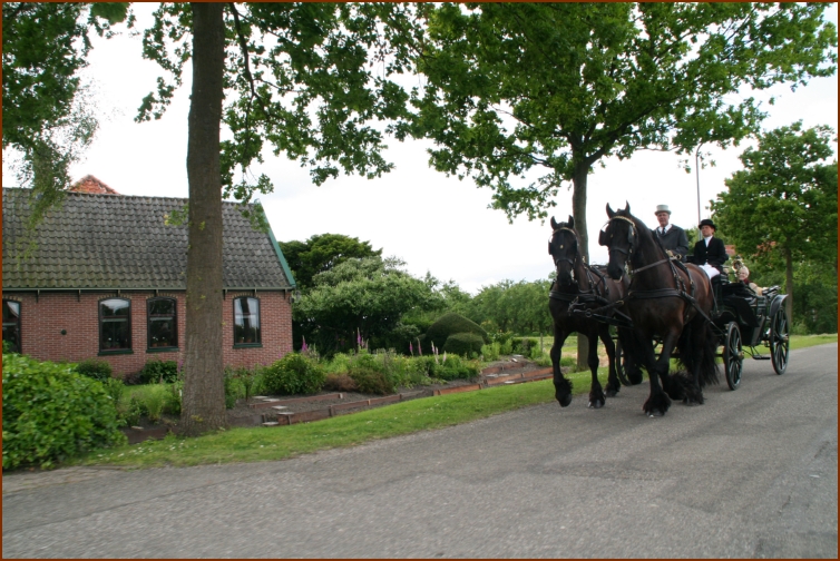 935 Willy & Gerard 121 Met de Koets